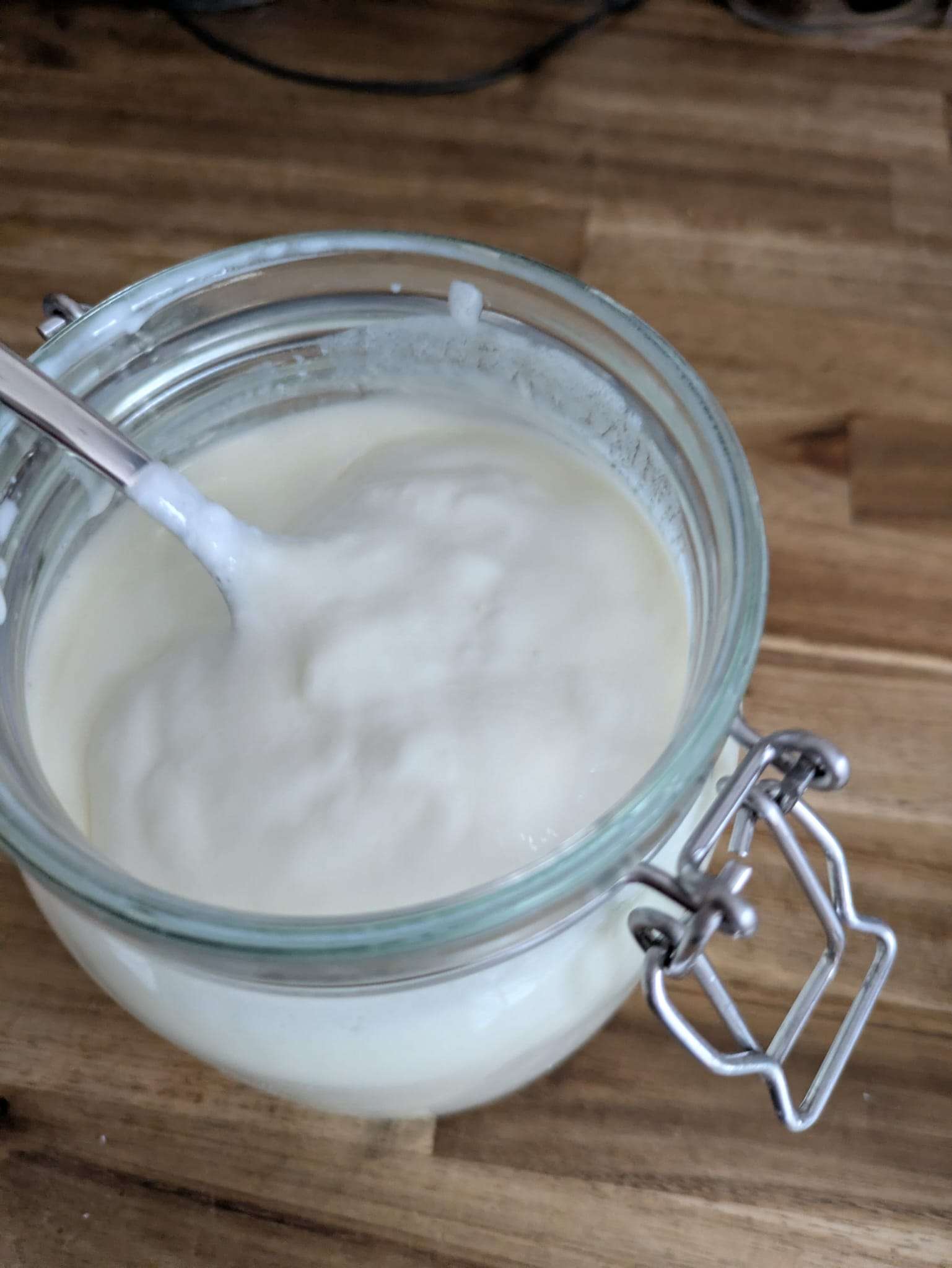 Kefir-51 Konsistenz und Struktur nach der Fermentation